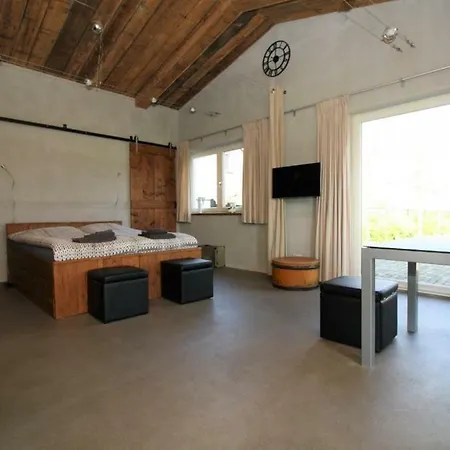 Rent Jamzes Holiday home