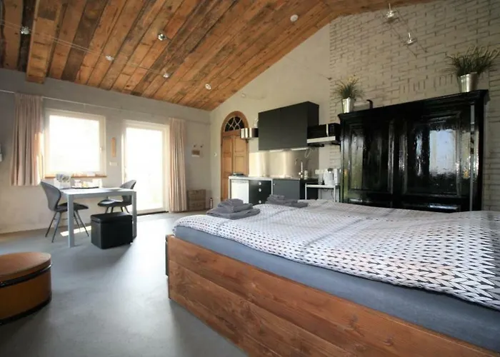 Rent Jamzes Holiday home