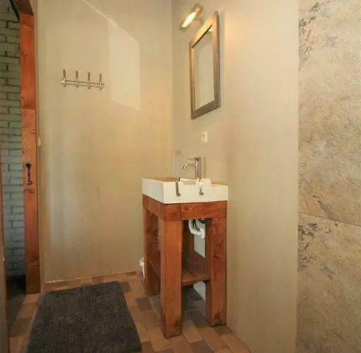 Rent Jamzes Holiday home *