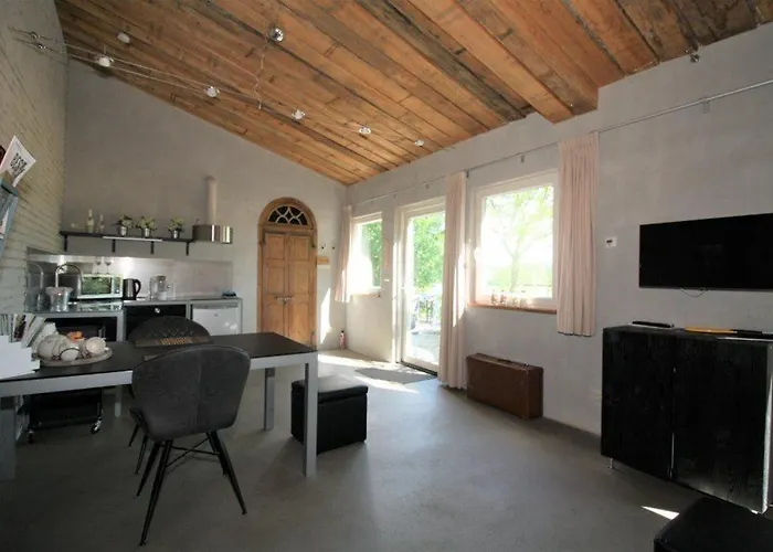 Rent Jamzes Holiday home Hoogerheide